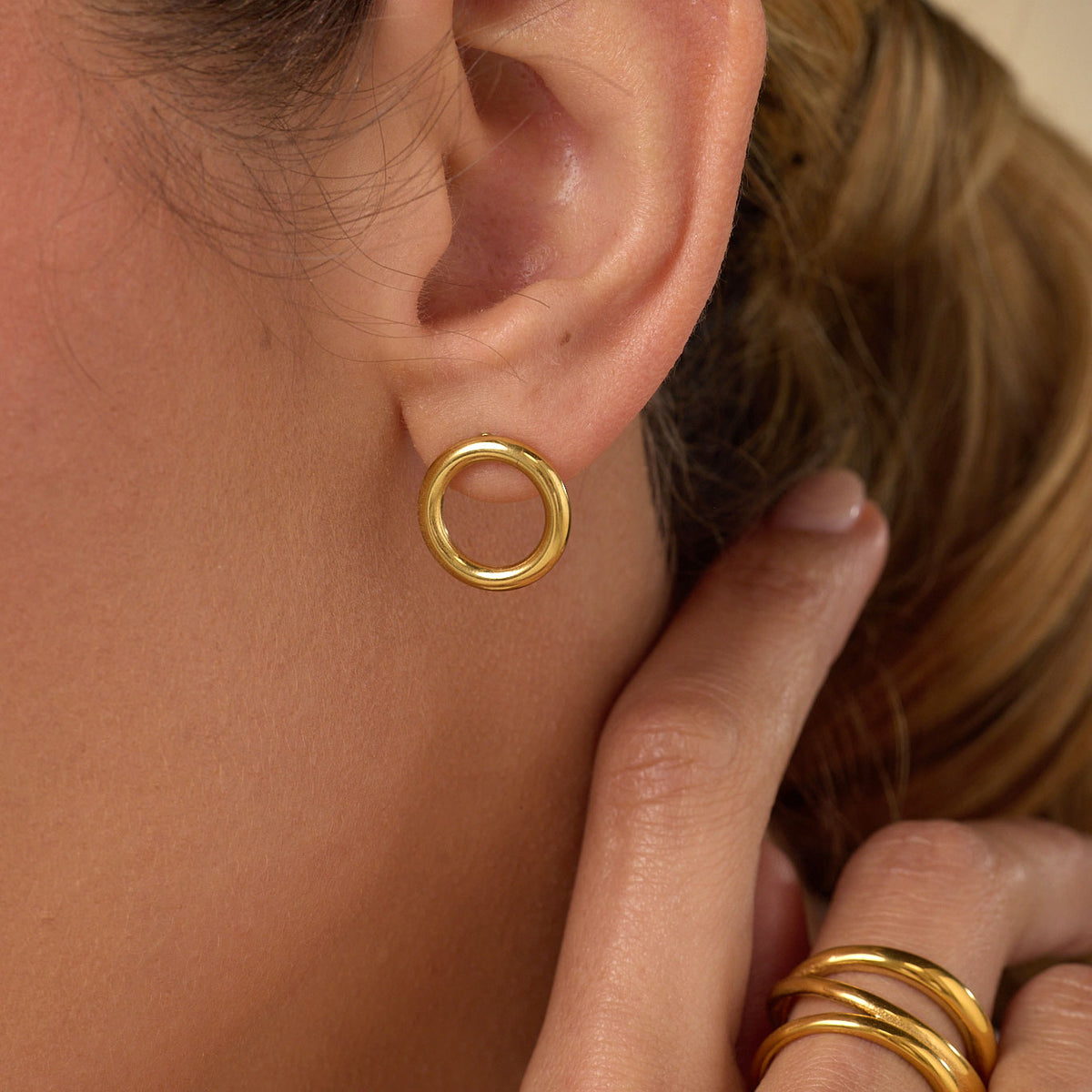 Aretes Nova