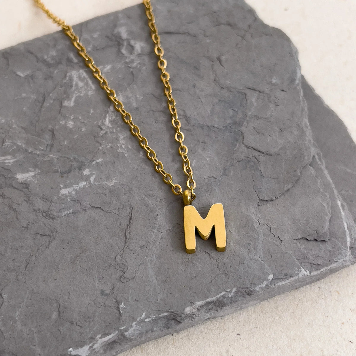 Collar ID M
