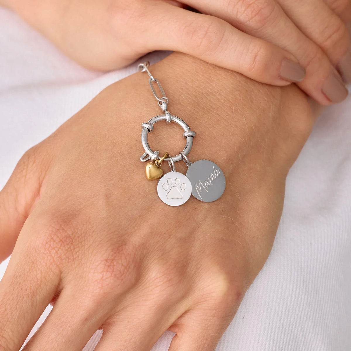 Charm Huellita