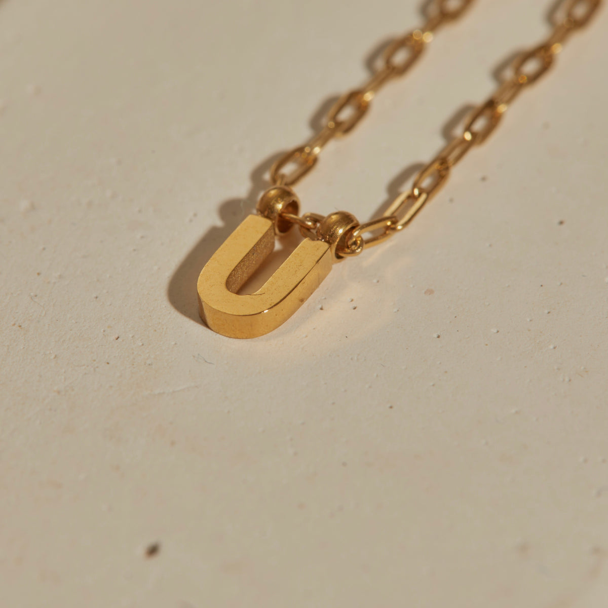 Collar ID U